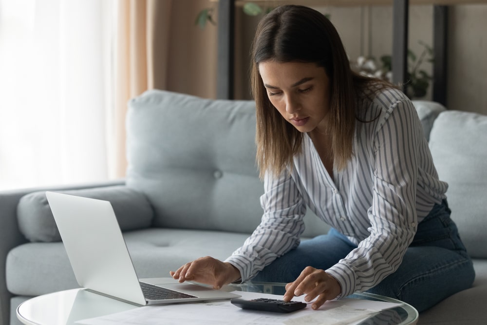 How to start investing while still in college